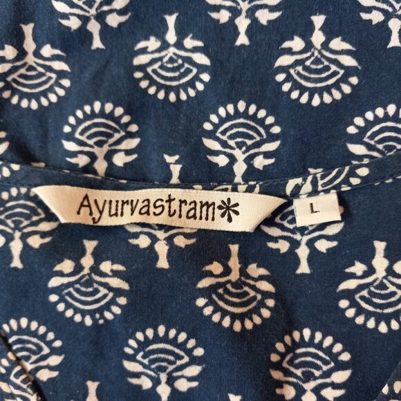 Ayurvastram blue/white hand block printed V neck tunic floral indigo size L - Picture 4 of 5